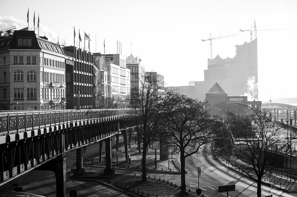 Morgens, an den Landungsbrücken